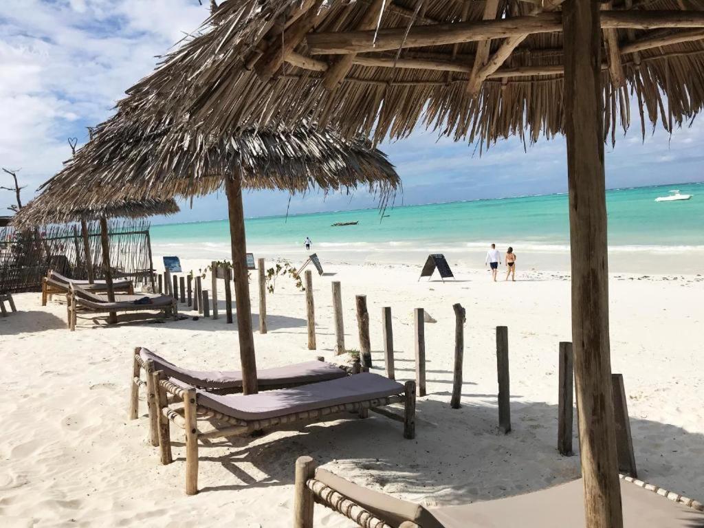 Duara Beach House Hotel Paje Bagian luar foto
