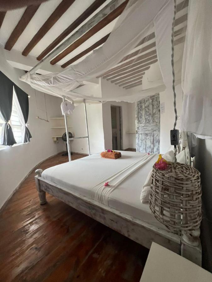 Duara Beach House Hotel Paje Bagian luar foto