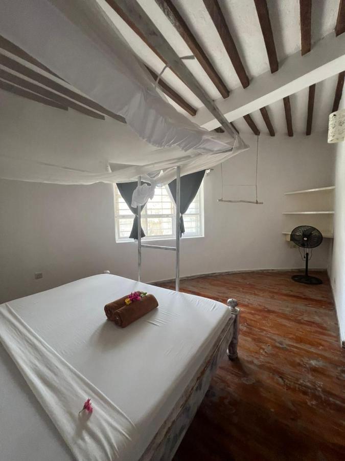 Duara Beach House Hotel Paje Bagian luar foto
