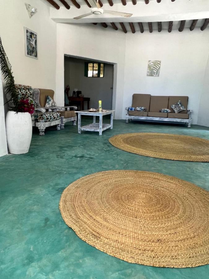 Duara Beach House Hotel Paje Bagian luar foto