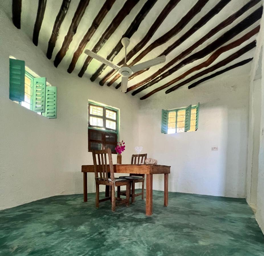Duara Beach House Hotel Paje Bagian luar foto