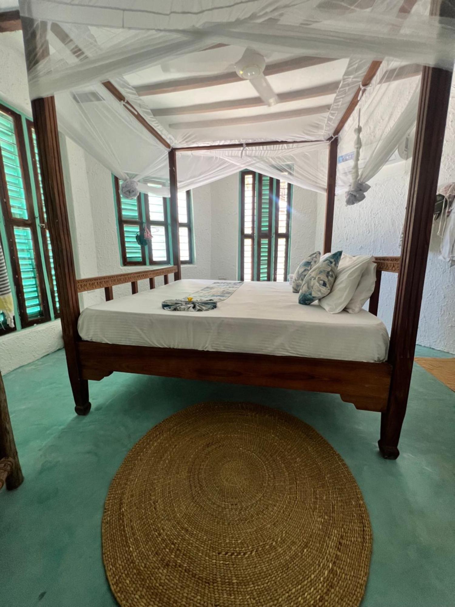 Duara Beach House Hotel Paje Bagian luar foto